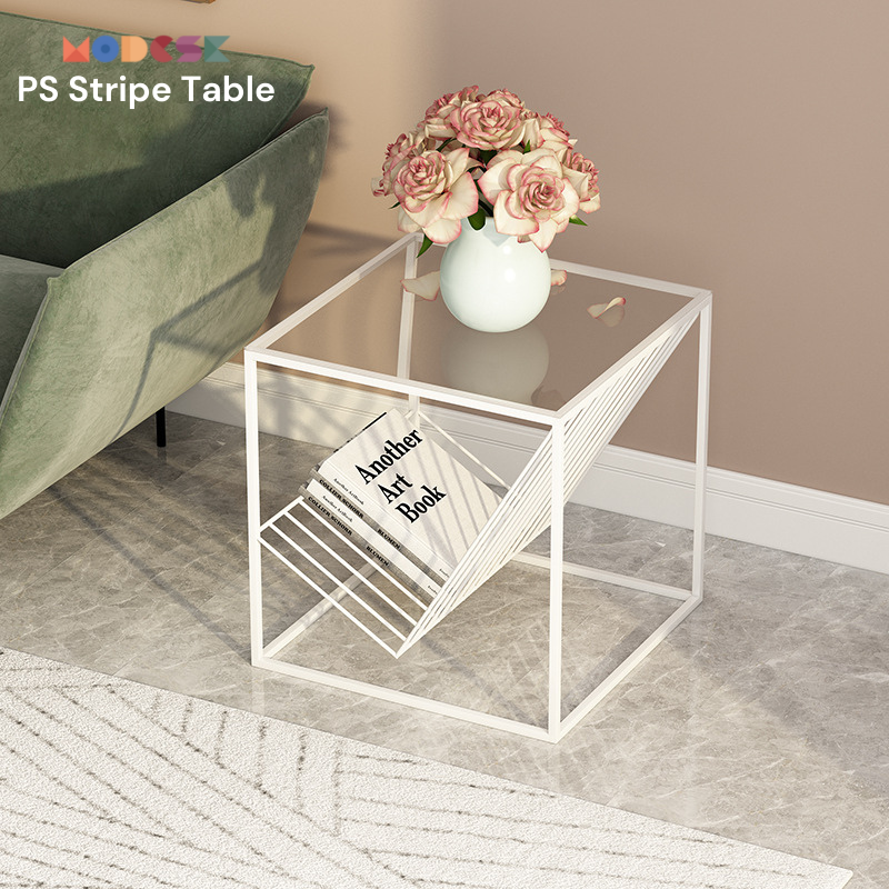 Kệ sofa, giường ngủ Modesk PS Stripe Table sắt sơn tĩnh điện, kính cường lực  (phòng khách, phòng ngủ) (Màu kính cường lực: Kính cường lực 5mm trắng (viền xanh lá))